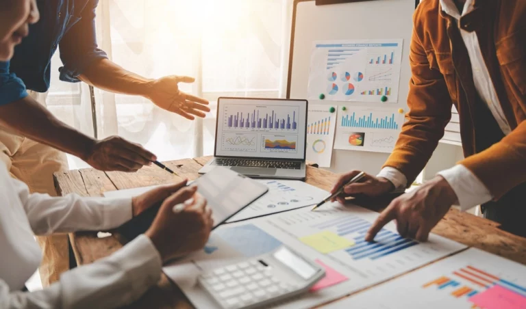 people discuss analytical charts